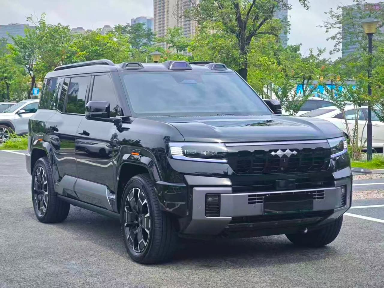 BYD Fangchengbao (Bao 5) Luxury AWD Hybrid Electric Off-Road SUV
