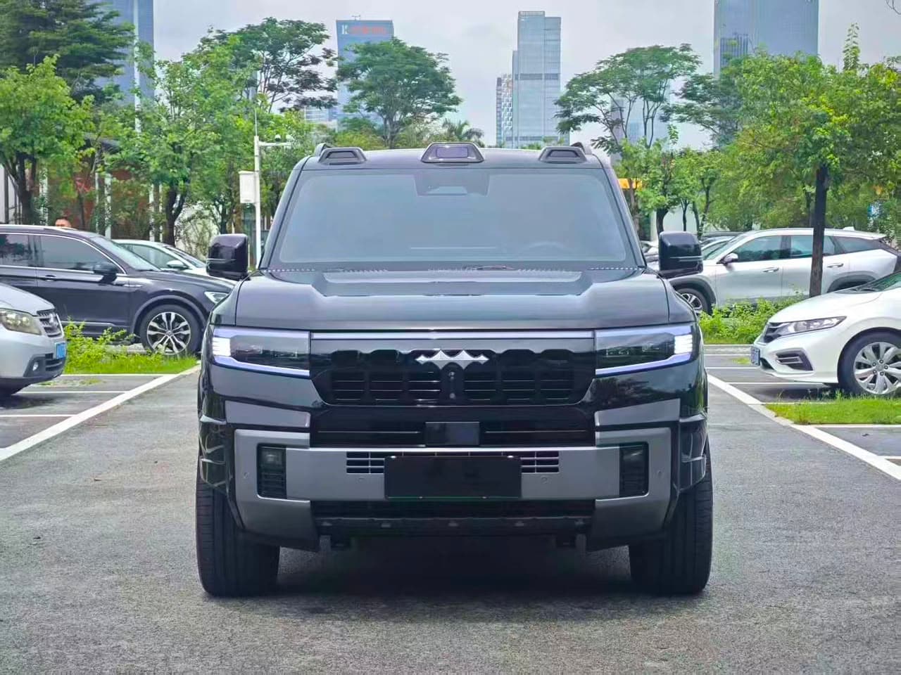 BYD Fangchengbao (Bao 5) Luxury AWD Hybrid Electric Off-Road SUV