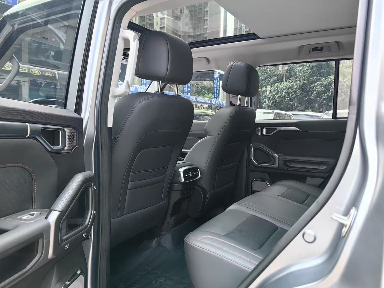 Jetour Shanhai T2 (Traveller) AWD Hybrid Off-Road SUV (Black Sport Edition)