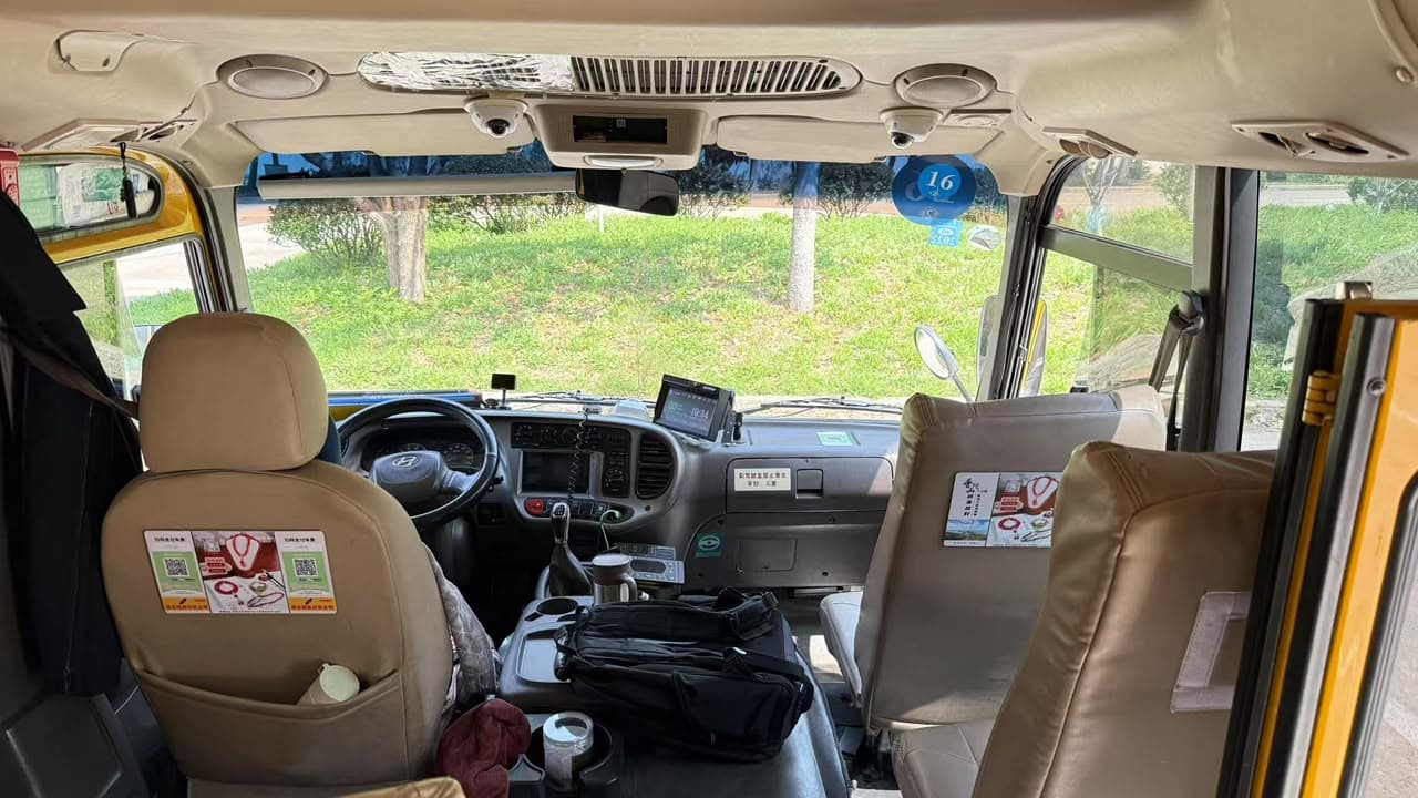 Hyundai 23-Seater Commercial Tour Minibus (Putuo Mountain Tourist Edition)