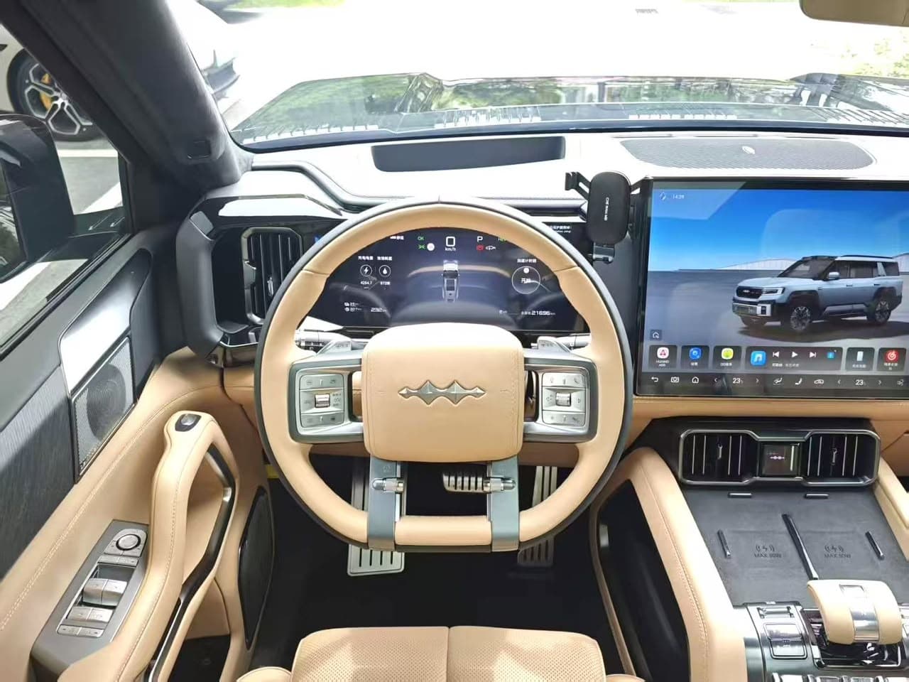BYD Fangchengbao (Bao 5) Luxury AWD Hybrid Electric Off-Road SUV