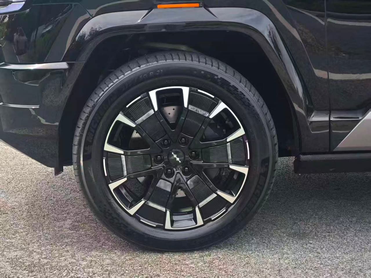 BYD Fangchengbao (Bao 5) Luxury AWD Hybrid Electric Off-Road SUV