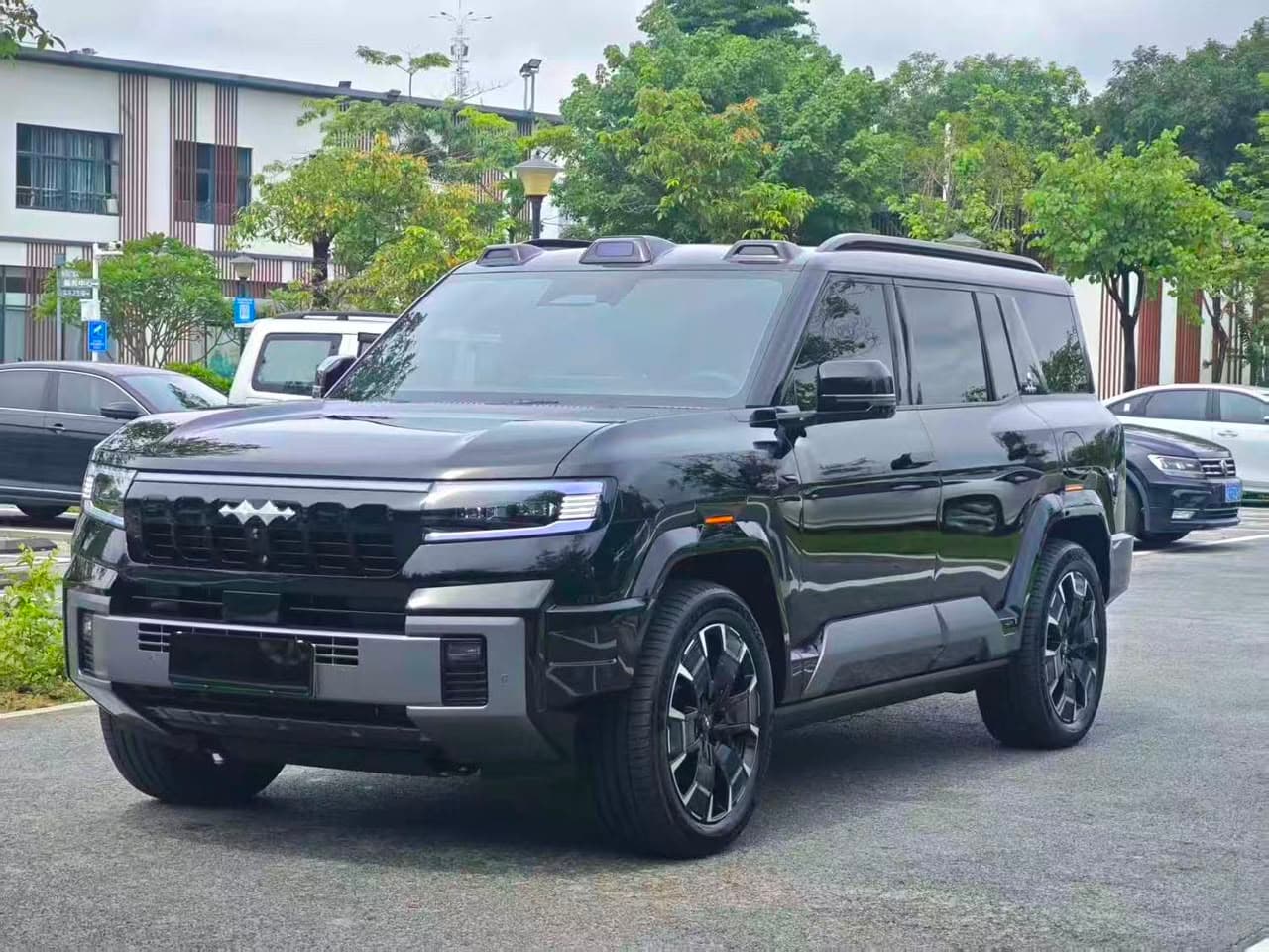 BYD Fangchengbao (Bao 5) Luxury AWD Hybrid Electric Off-Road SUV