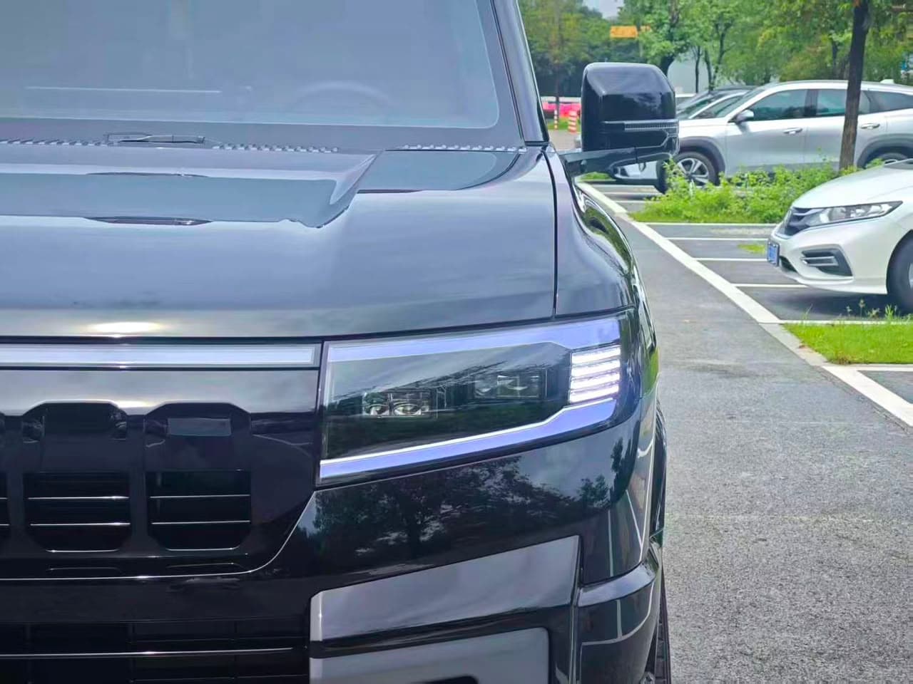 BYD Fangchengbao (Bao 5) Luxury AWD Hybrid Electric Off-Road SUV